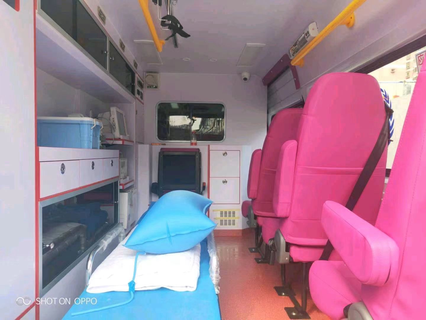 利群医院出院患者如何顺利抵家？黄浦区回家救护车租赁联系方式揭秘