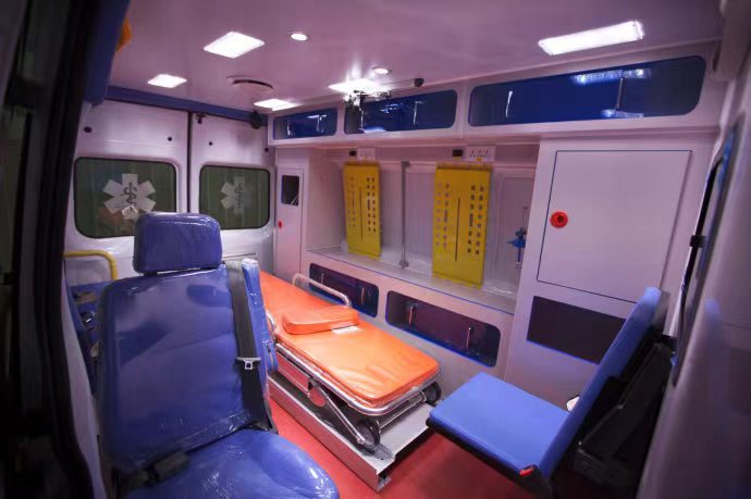 上海市出院救护车转运出院联系方式全解析：如何做到安全护送与价格透明