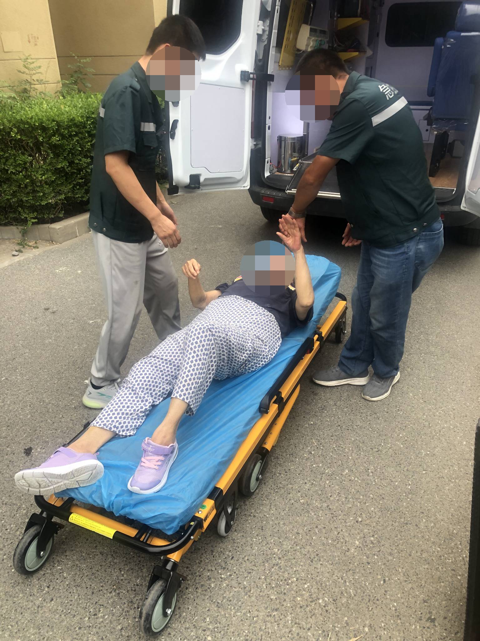 闵行区出院救护车接送电话：安全护送与高性价比服务引发关注